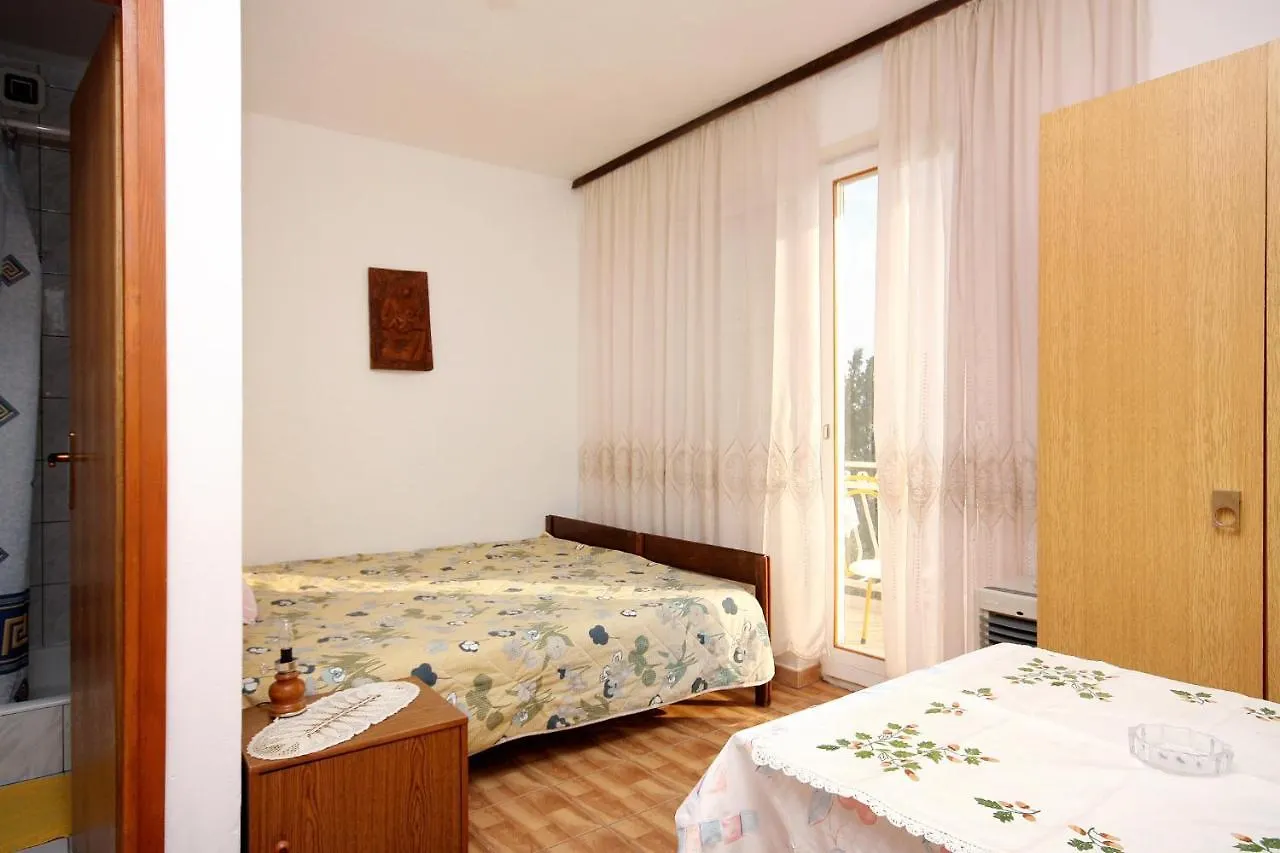 Studio Selce 2383B Apartment