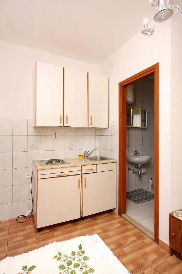 Studio Selce 2383B Apartment