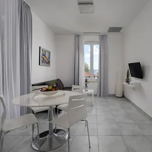 Apartman Apartments Club Vala, Selce